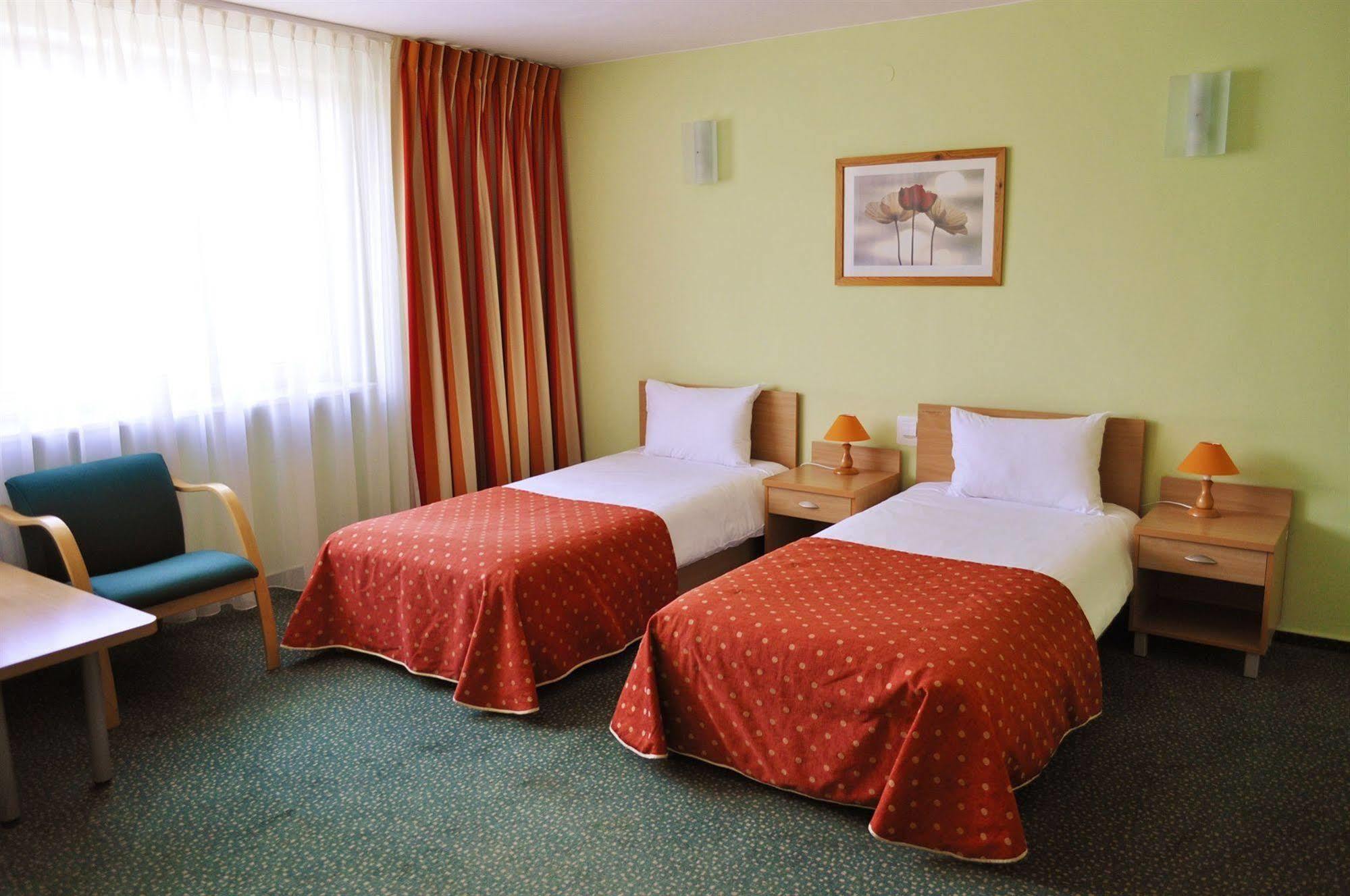 Hotel Wilanow Warszawa By Desilva Exterior photo